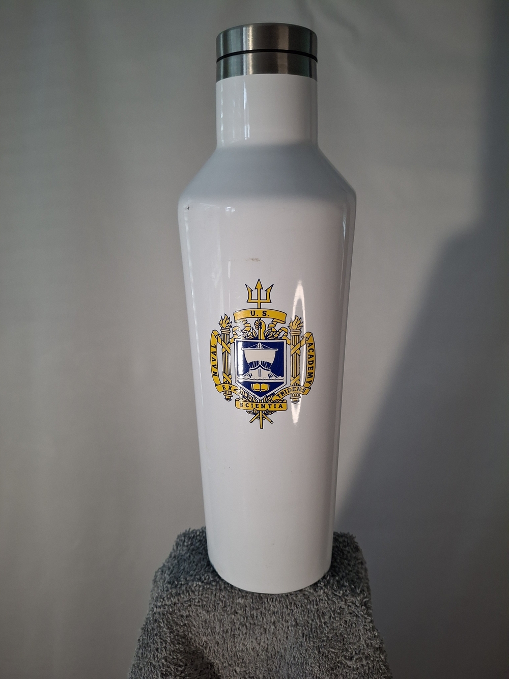 Corkcicle White Insulated Bottle with Blue and Gold Crest